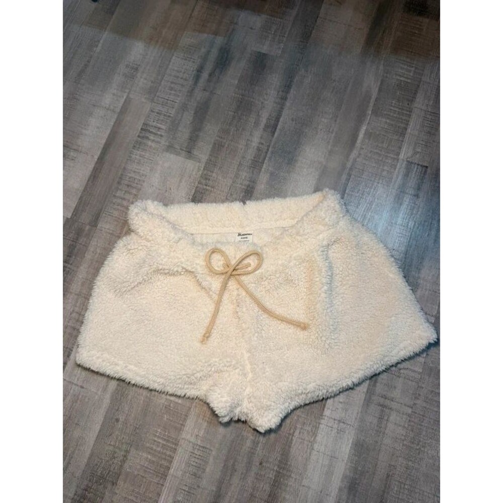 Women’s Cream Sherpa Fleece Shorts Cozy Lounge No Boundaries M 8-10